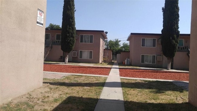 Building Photo - 1721 N Fairfax Dr