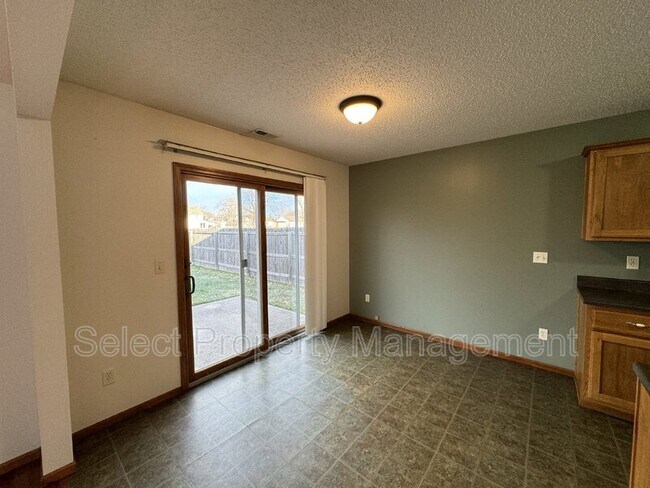 Building Photo - 1639 Olladale Dr