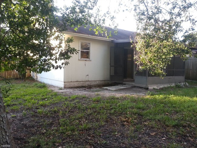 Building Photo - 2661 Hidden Village Dr