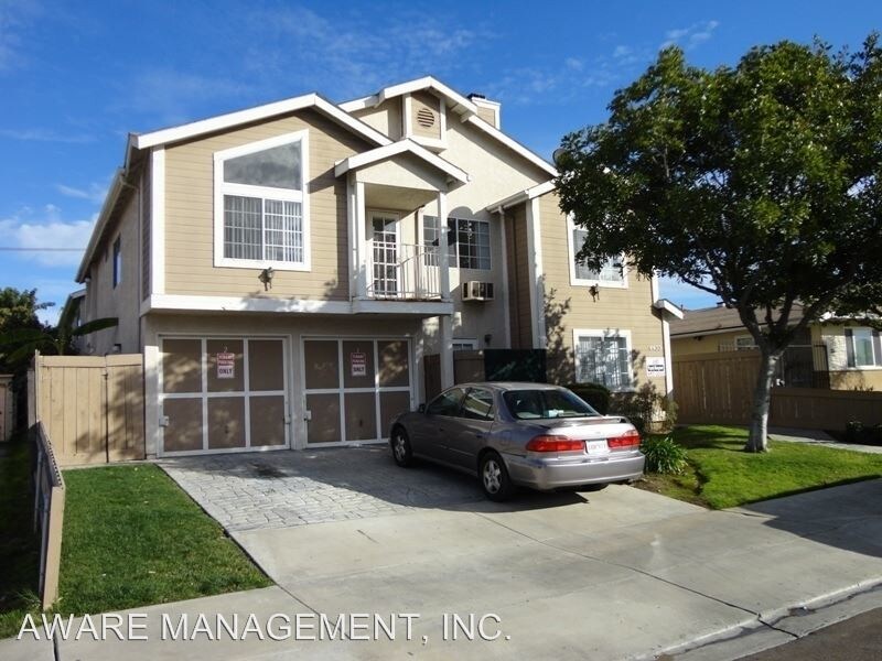 Primary Photo - 4455 WINONA Ave
