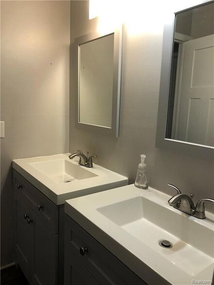 Foto del edificio - 1249 Island Dr