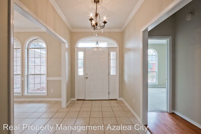 Foto del edificio - 585 Briar Ct N
