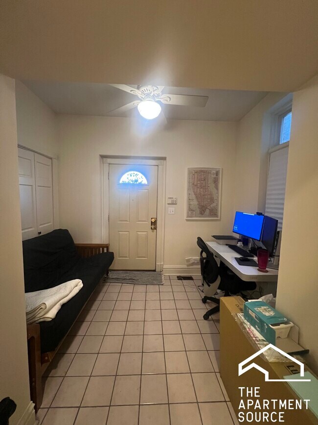 Foto del edificio - 3238 N Sheffield Ave