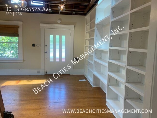 Building Photo - 30 Esperanza Ave
