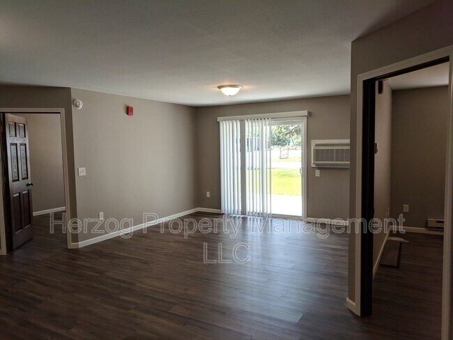Foto del edificio - 301 NW 7th Ave