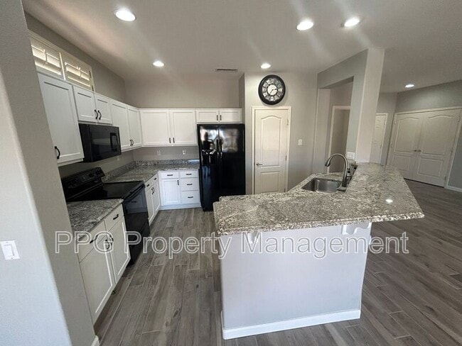 Building Photo - 16536 W Rock Springs Ln