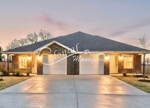 Building Photo - 2303 A Duntov Dr