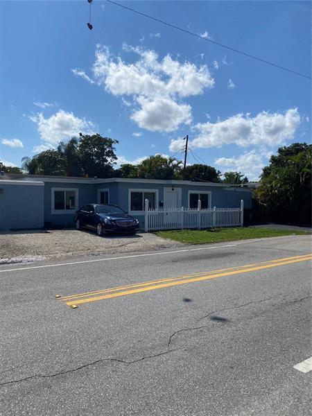Foto del edificio - 300 NW 16th St