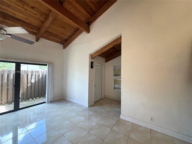 Foto del edificio - 8115 SW 21st Ct