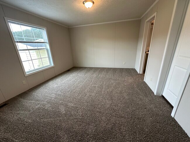 Building Photo - 397 Black Oak Ln