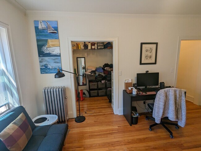 Foto del edificio - 6439 N. Newgard