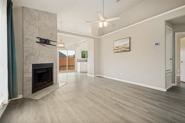 Foto del edificio - 945 Ramblewood Dr