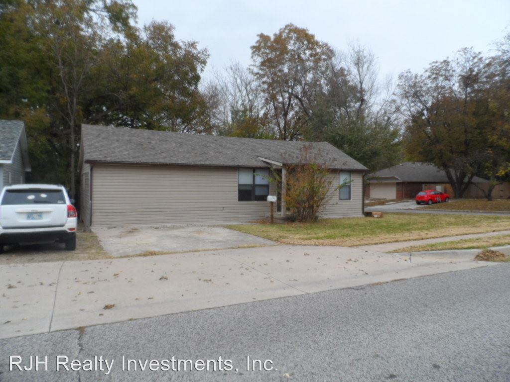 Primary Photo - 3 br, 2 bath House - 729 E Brooks