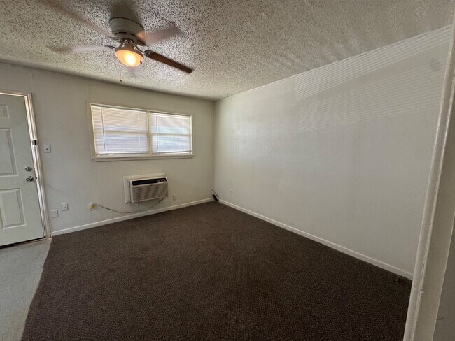 Foto del edificio - MOVE IN SPECIAL- Cozy 1-Bedroom Unit in Lubbock – Ideal for Urban Living!