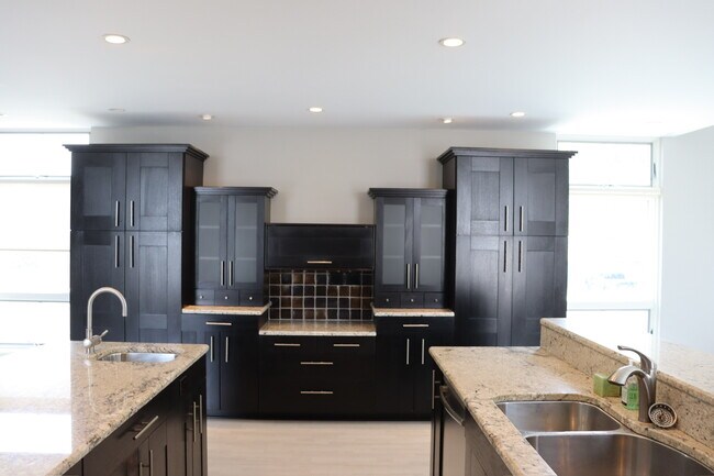 Kitchen - 615 W 9 Mile Rd