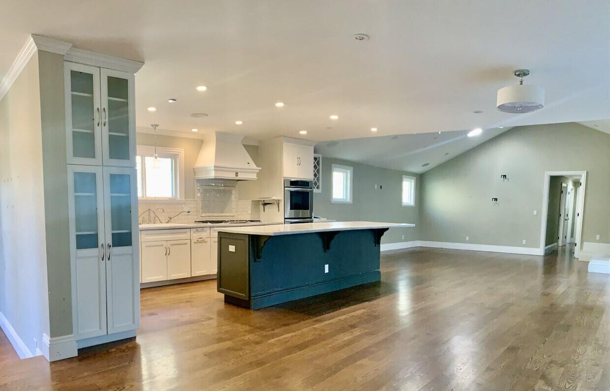 Foto principal - 2109 Hale Dr