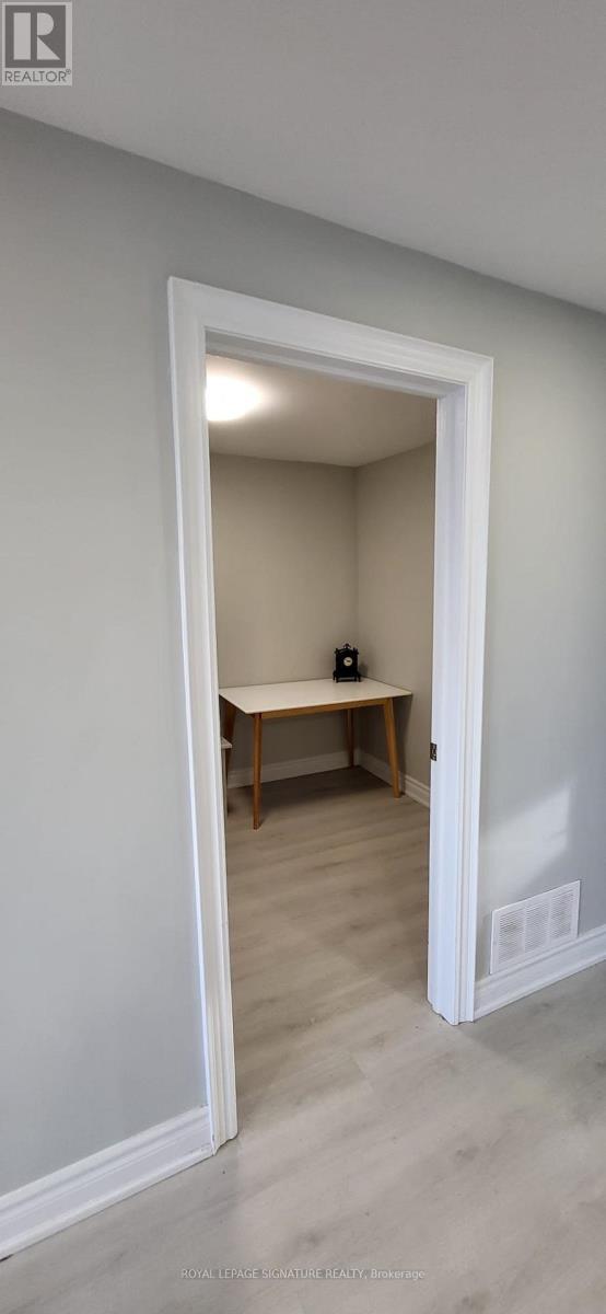 Photo du bâtiment - 80 Seabreeze Crescent