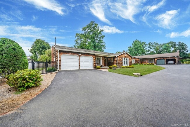 Building Photo - 386A Glen Cove Ave