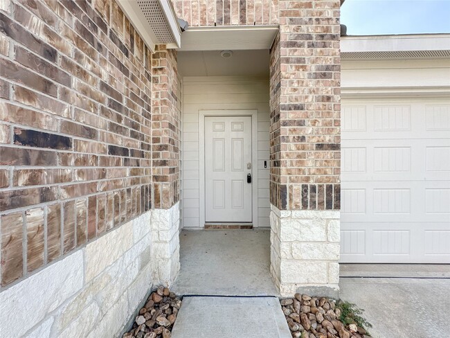 Building Photo - 40507 Birch Shadows Ct