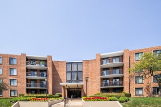 Building Photo - 1515 E Central Rd