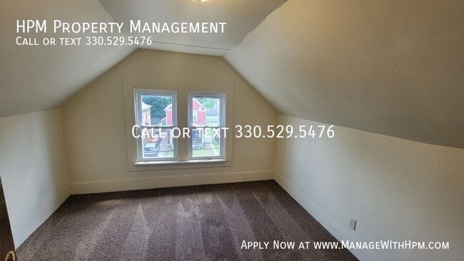 Building Photo - 1133 5th Ave