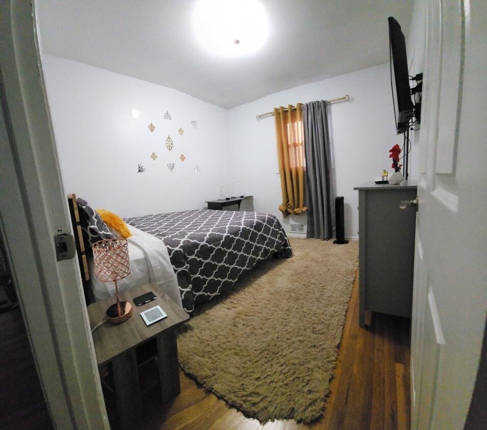 Photo - 179-30 142nd Ave (Queens, NY)