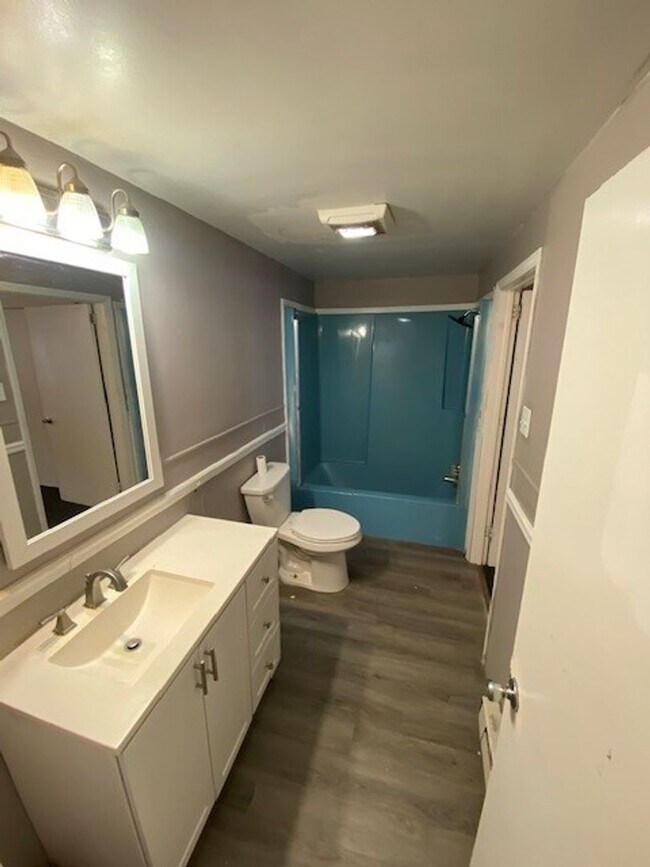 Foto del edificio - 3 bedroom 1 bathroom