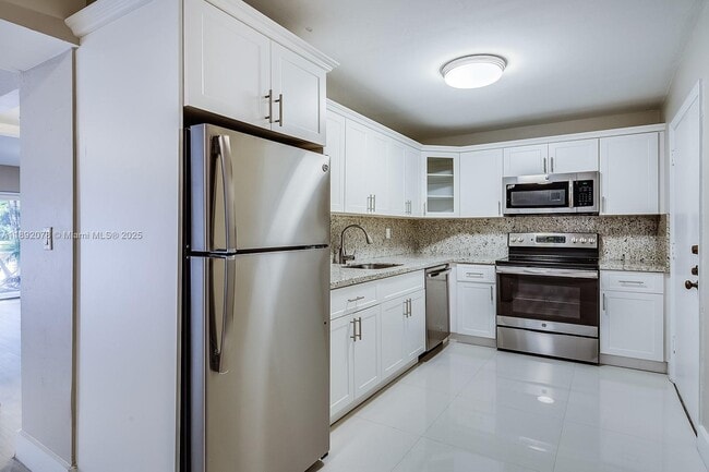 Building Photo - 8305 SW 72nd Ave