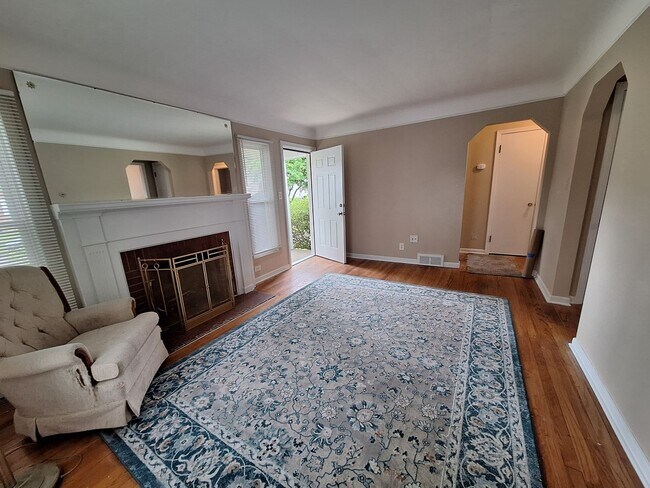 Foto del edificio - Welcome home!  Updated 2 bedroom, must see!