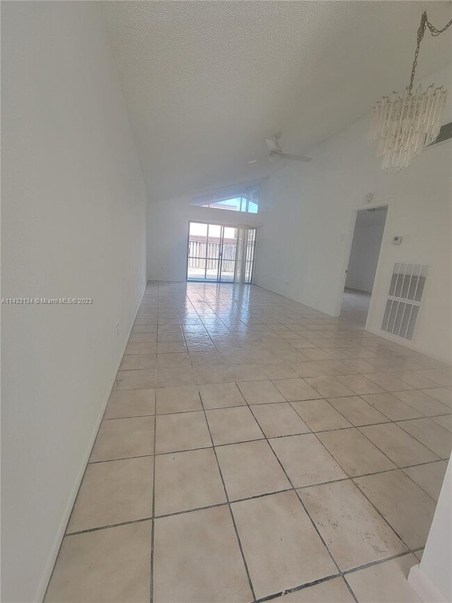 Foto del edificio - 1724 NW 73rd Ave