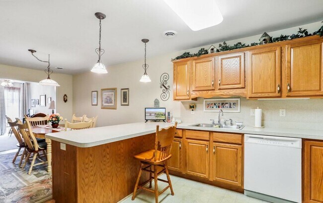 Foto del edificio - 372 Winding Oak Dr