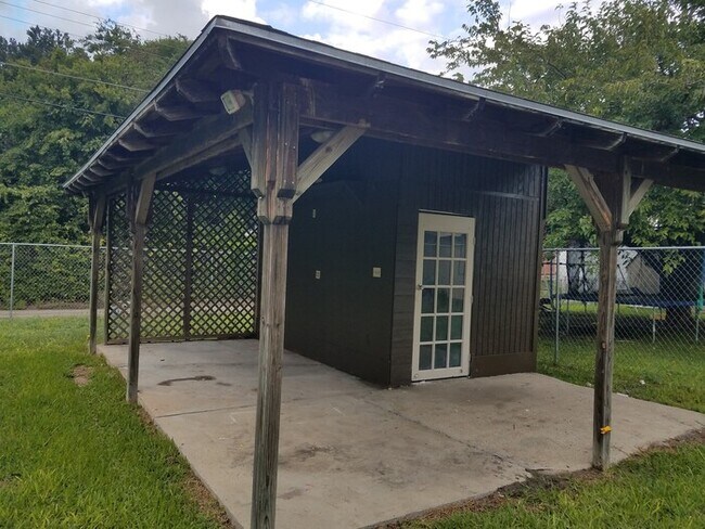 Foto del edificio - 1309 Greencove Dr
