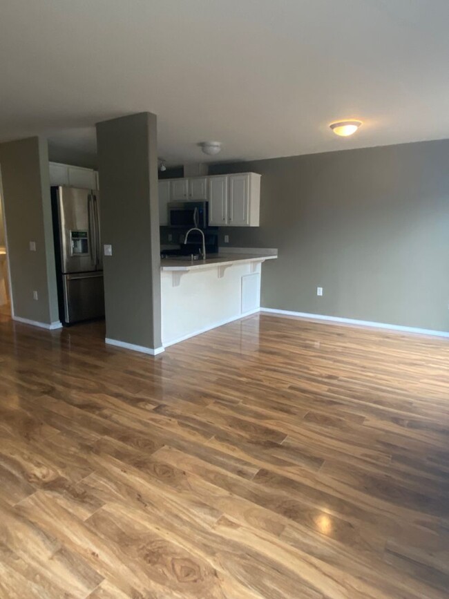 Building Photo - Alberta Arts Townhouse 3 bedroom 2.5 bathr...