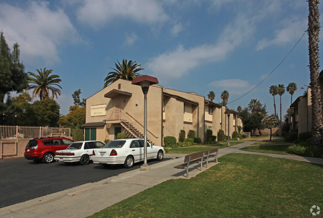 Pueblo de Cunningham - Cunningham Village