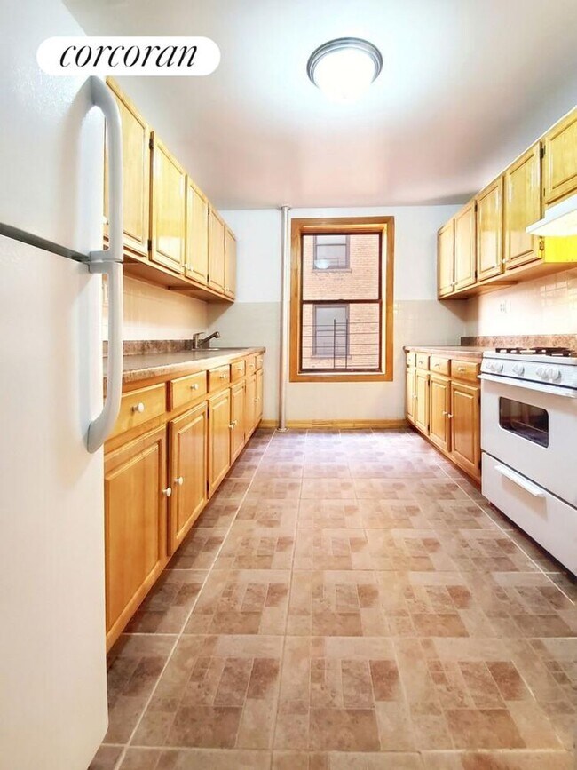Foto del edificio - 330 Wadsworth Ave