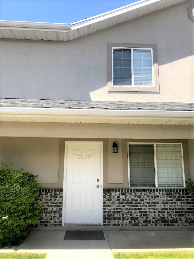 Building Photo - 1639 Talon Dr