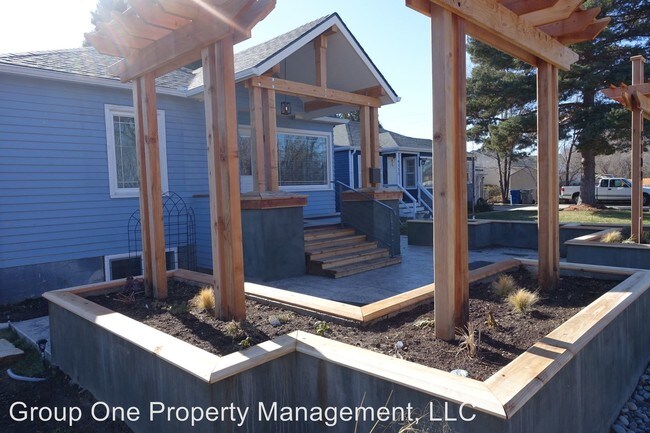 Building Photo - 4109 W Cassia St