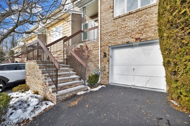 Building Photo - 48 Edgefield Dr