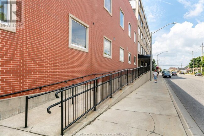 Building Photo - 2109 Ottawa St