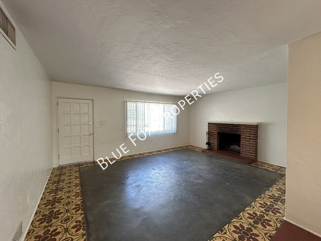 Photo - 1448 E Waverly Streeet- House