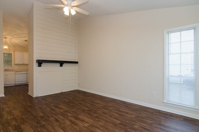 Foto del edificio - 4106 Kenan Court