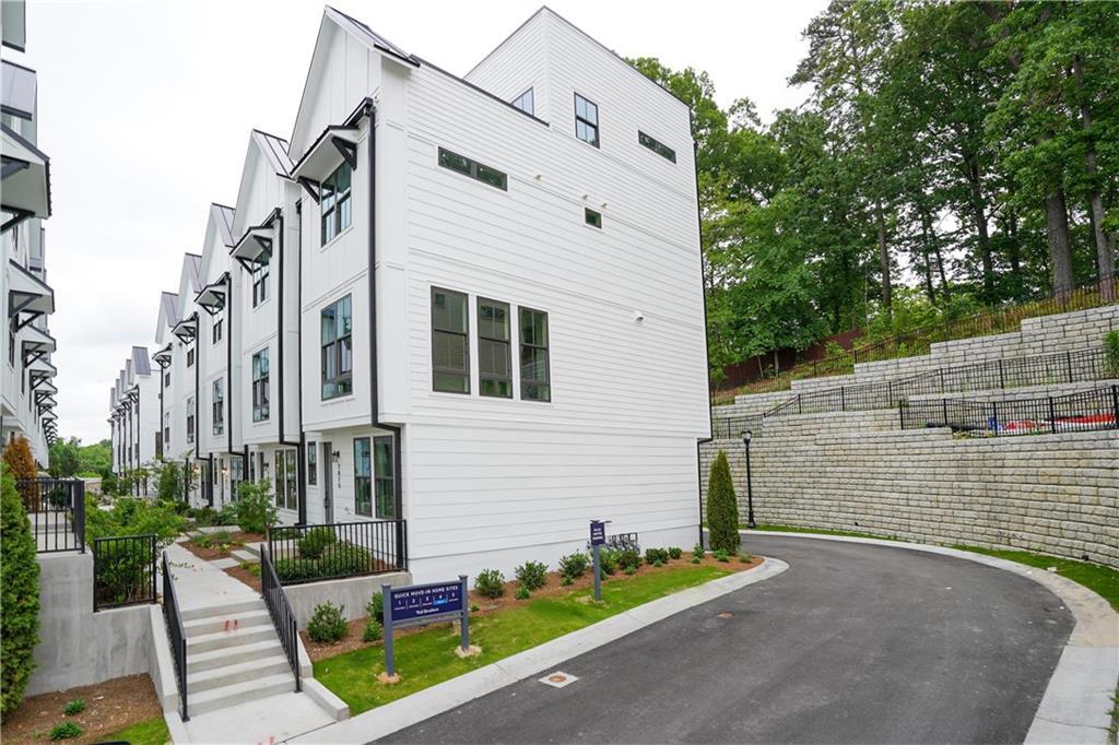 Primary Photo - 1815 Gotham Ln NE