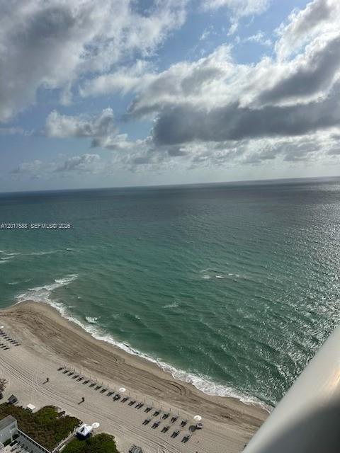 Foto del edificio - 15811 Collins Ave