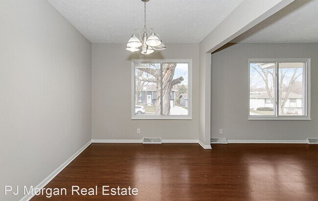 Foto del edificio - 3 br, 2 bath House - 5811 S 140th Ave
