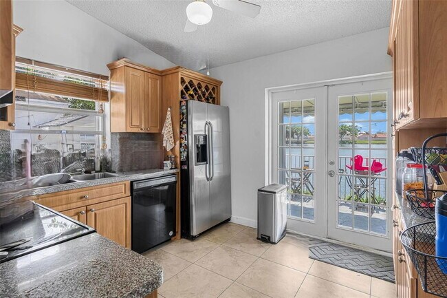 Building Photo - 8520 NW 193rd Ln