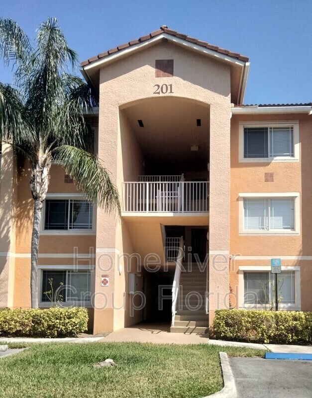 Primary Photo - 201 SW Palm Dr