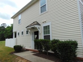 Building Photo - 3215 Kenton Ct