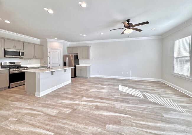 Foto del edificio - Modern 3BR/2.5BA Home Near LSU - Double Ga...