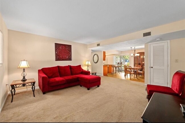 Building Photo - 401 NW 39th Rd