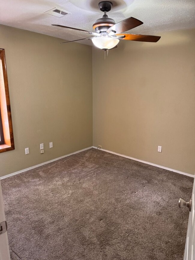 Building Photo - Cheshire Home for Rent!